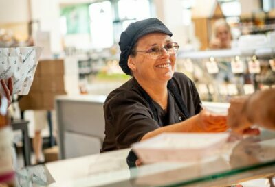 Service traiteur : atout pour diversifier son offre en magasin de producteur